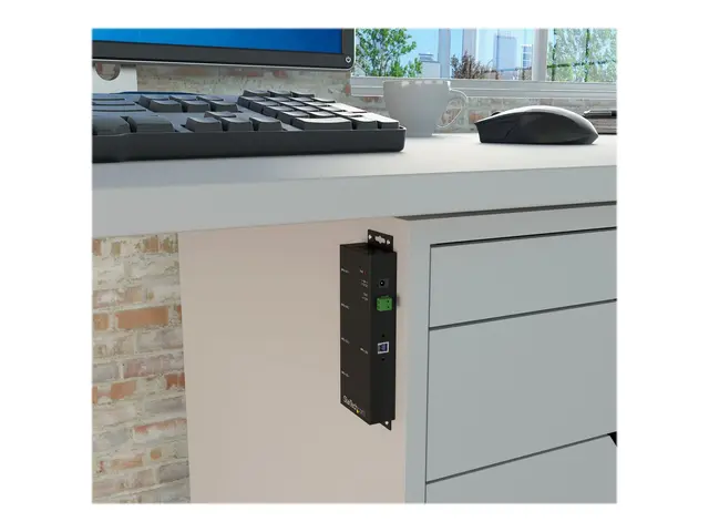 StarTech.com 4-Port USB 3.0 Hub - Metal Industrial USB-A Wall or D...