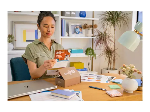 HP Officejet Pro 8132e All-in-One - multifunksjonsskriver farge