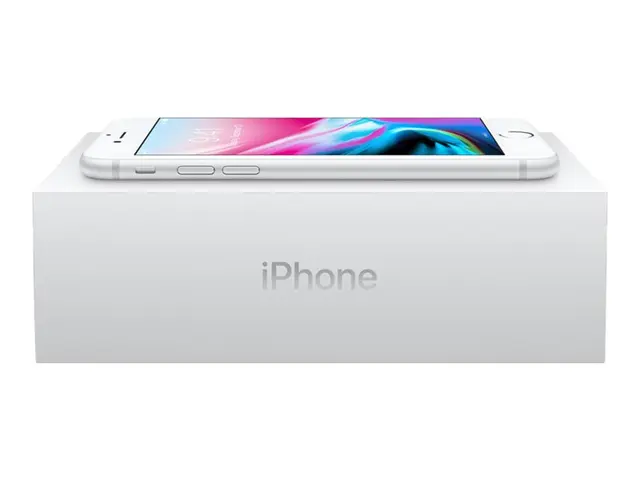 2nd-C iPhone 8 64GB Silver C-grade - Brukt 2 års garanti Grade C: ...