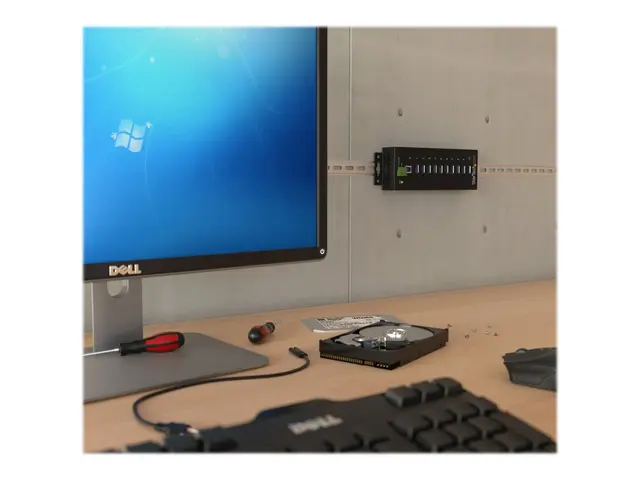 StarTech.com 10-Port USB 3.0 Hub - Metal Industrial USB-A with ESD...