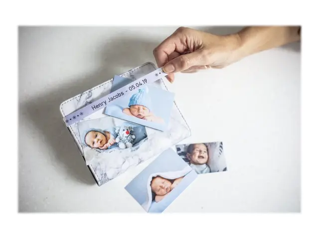 Brother TZe-R231 - Svart på hvitt Rull (1,2 cm x 4 m) 1 kassett(er...