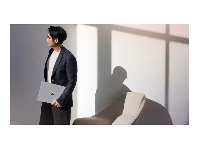 Microsoft Surface Laptop Copilot+ PC - 7th Edition AI Ready 13.8" ...