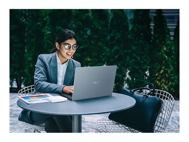 ASUS RT-AX57 GO - Trådløs ruter WWAN 1-portssvitsj Wi-Fi 6 Dobbelt...