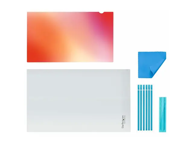 StarTech.com 14-inch 16:9 Laptop Privacy Screen, Reversible Gold F...