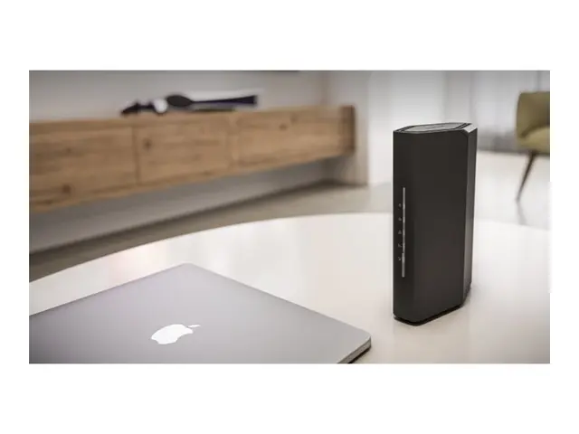 NETGEAR Nighthawk RS100 - Trådløs ruter 4-portssvitsj - 1GbE, 2.5G...