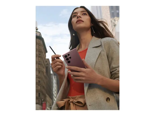 2nd-A Galaxy S22 Ultra 5G 128GB Burgundy A-grade | Brukt 2 års gar...