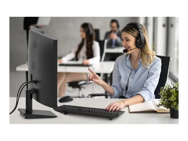 LG 27BA400-B - LED-skjerm 27" 1920 x 1080 Full HD (1080p) @ 60 Hz ...