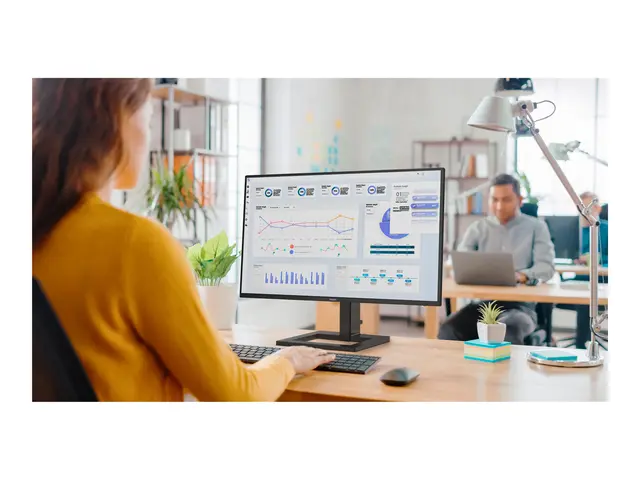 Philips 24E1N1300AE - LED-skjerm 24" (23.8" synlig) - 1920 x 1080 Full HD (1080p) @ 100 Hz - IPS - 1300:1 - 1 ms - HDMI, USB-C - høyttalere - teksturert svart 