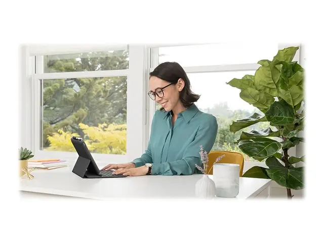 Logitech Slim Folio - Tastatur og folioveske trådløs Bluetooth Pan...