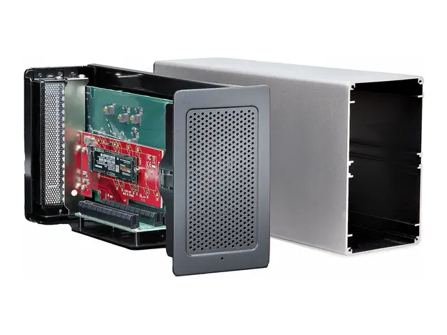 StarTech.com Thunderbolt 3 PCIe Expansion Chassis, Enclosure Box W...