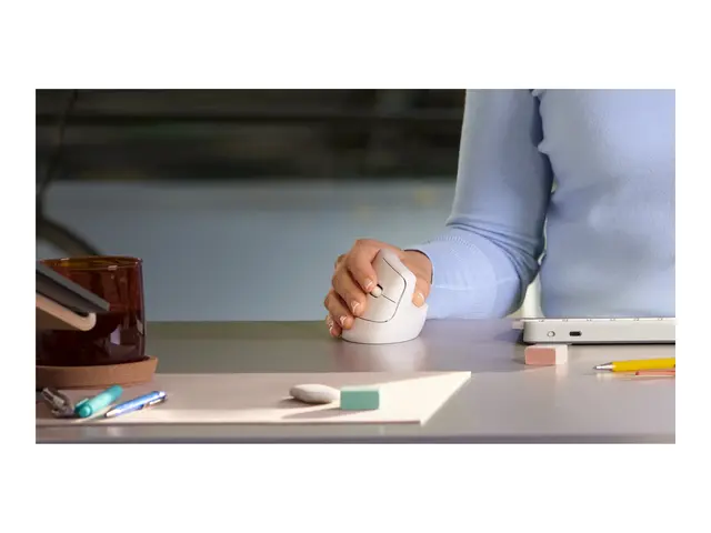 Logitech Lift for Business - Vertikal mus ergonomisk 6 knapper trå...