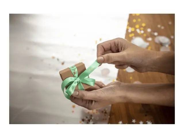 Brother TZe-RM34 - Sateng gull på myntegrønt Rull (1,2 cm x 4 m) 1...