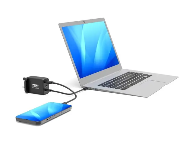 PORT Connect - Strømadapter 65 watt 5 A PD, QC 3.0 3 utgangskontak...