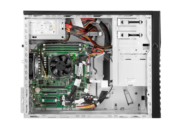 HPE ProLiant ML30 Gen11 - tower Xeon E-2434 3.4 GHz 32 GB SSD 2 x 480