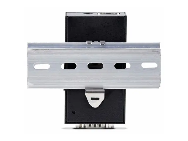 StarTech.com Serial to Ethernet Adapter, IP LAN RS232 DB9 Converte...
