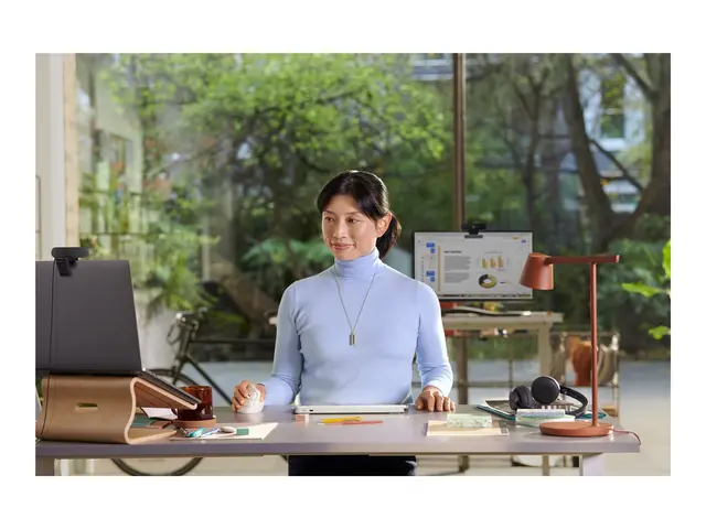 Logitech Lift for Business - Vertikal mus ergonomisk 6 knapper trå...