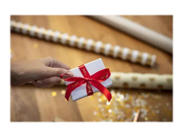 Brother TZe-RW34 - Gull på vinrødt Rull (1,2 cm x 4 m) 1 kassett(e...