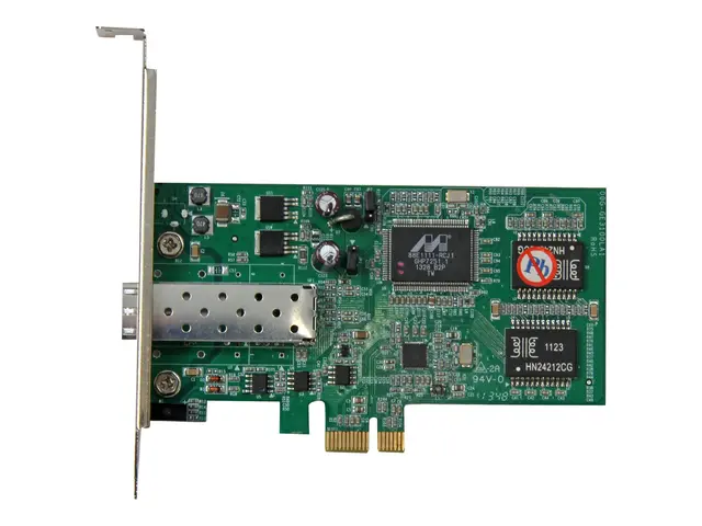 StarTech.com PCI Express Gigabit Ethernet Fiber Network Card w/ Op...
