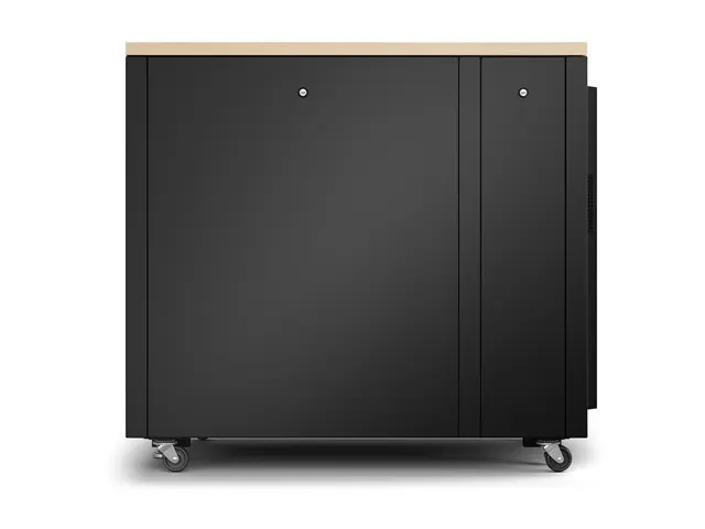 APC NetShelter - Rack (horisontal) lydisolert AC 230 V lønn 17U 19"