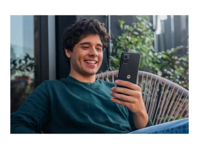 Motorola Moto E22 - Svart 64 GB