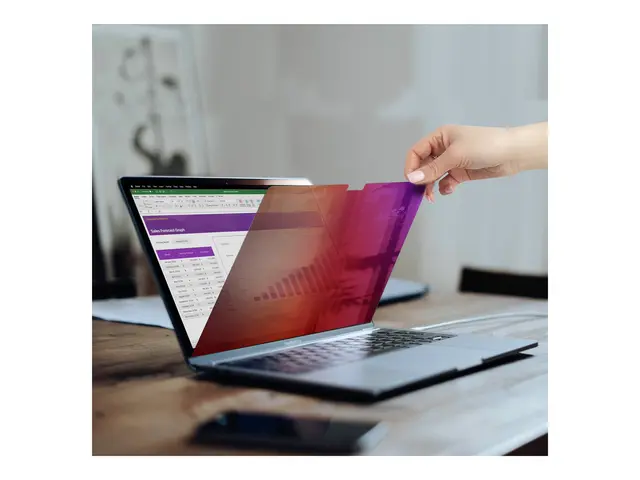 StarTech.com 16-inch MacBook Pro 21/23 Privacy Screen, Gold Filter...