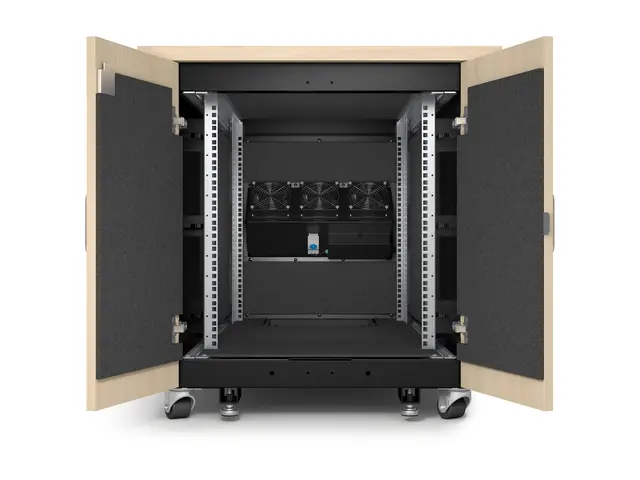 APC NetShelter - Rack (vertikal) lydisolert AC 100-230 V lønn 12U ...