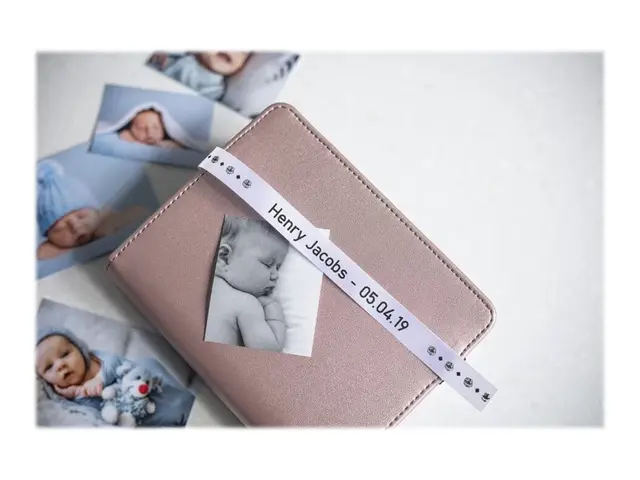 Brother TZe-R251 - Sateng svart på hvitt Rull (2,4 cm x 4 m) 1 kas...