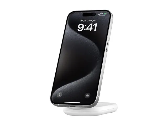 Belkin BoostCharge - Trådløst ladestativ magnetisk, sammenleggbar,...