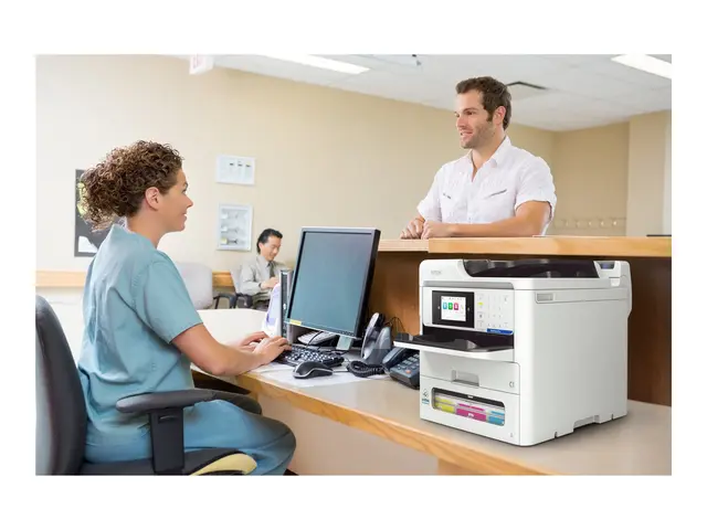 Epson WorkForce Pro EM-C800RDWF - Multifunksjonsskriver farge ink-...