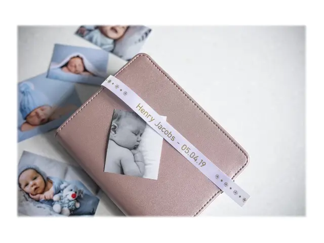 Brother TZe-R234 - Gull på hvitt Rull (1,2 cm x 4 m) 1 kassett(er)...