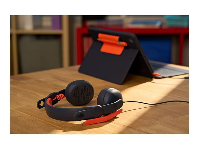 Logitech Zone Learn On-Ear Wired Headset for Learners, USB-A - Hod...