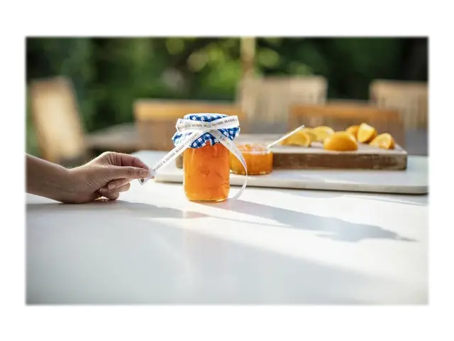 Brother TZe-R234 - Gull på hvitt Rull (1,2 cm x 4 m) 1 kassett(er)...