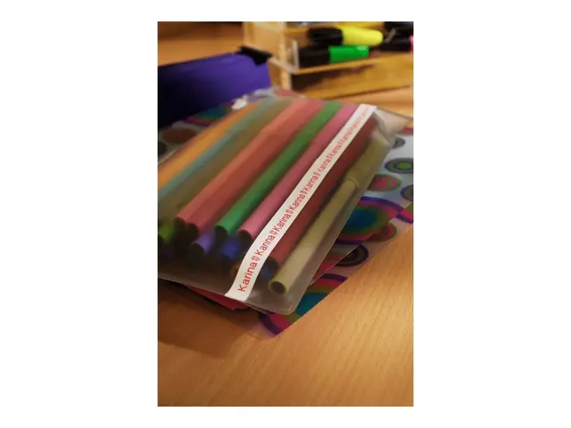 Brother TZe-222 - Rødt på hvitt Rull (0,9 cm x 8 m) 1 kassett(er) ...