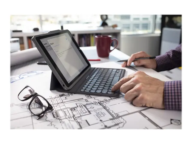 ZAGG Pro Keys - Tastatur og folioveske bakgrunnsbelyst Bluetooth N...