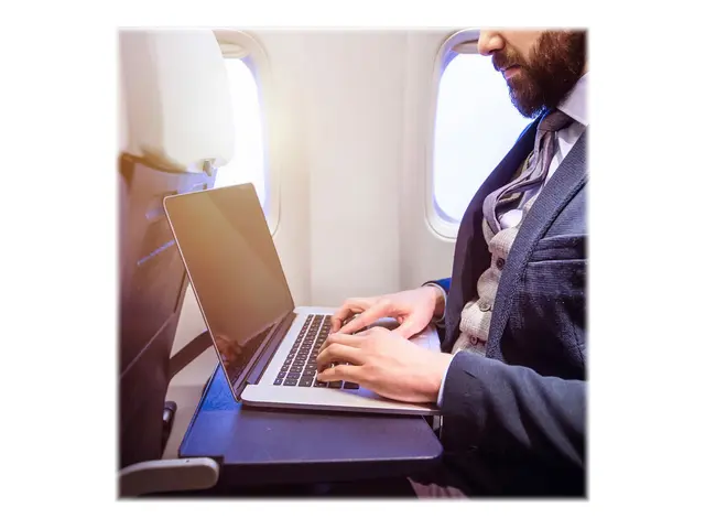 StarTech.com 17.3-inch 16:9 Laptop Privacy Filter, Anti-Glare Scre...