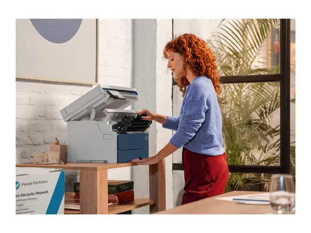 HP LaserJet Pro MFP 4113dw - Multifunksjonsskriver - S/H - laser -...