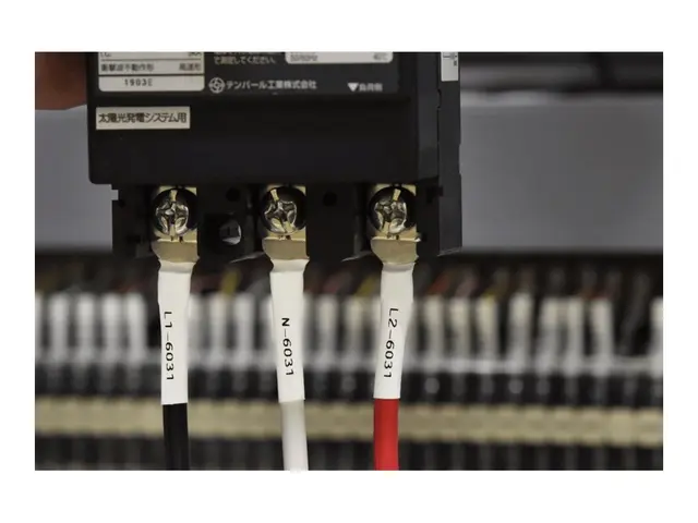 Brother HSE-651E - Svart på gult - Rull (2,1 cm x 1,5 m) 1 kassett...