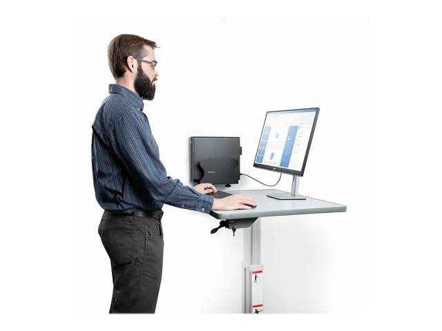StarTech.com PC Wall Mount Bracket, For Desktop Computers Up To 40...