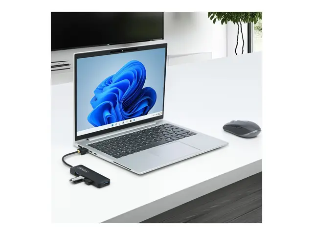 StarTech.com 4-Port USB-A Hub, 5Gbps, Bus Powered, Small Travel Mi...
