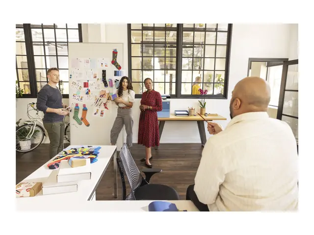 HP Color LaserJet Pro MFP 4302dw - multifunksjonsskriver farge