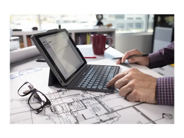 ZAGG Pro Keys - Tastatur og folioveske bakgrunnsbelyst Bluetooth N...