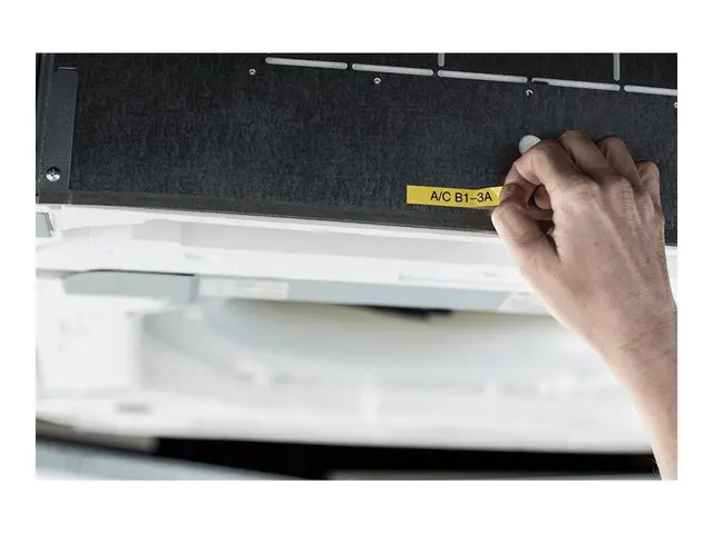 Brother P-Touch PT-E110VP - Etikettmaker - S/H - termotransfer - R...