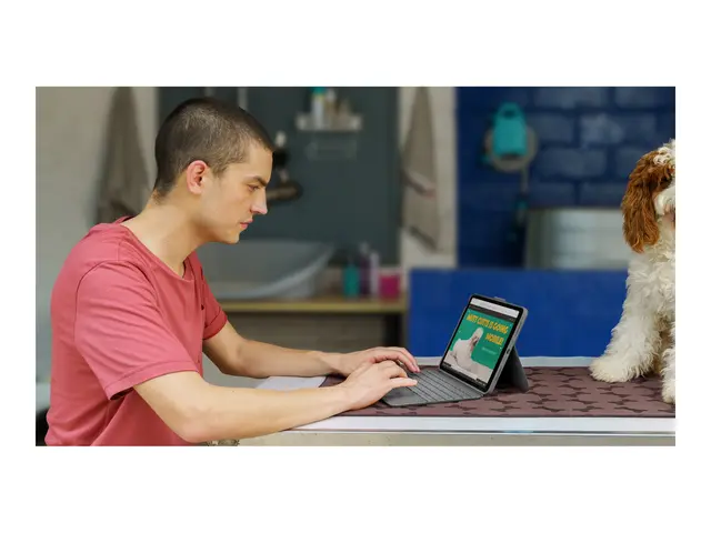 Logitech Combo Touch - Tastatur og folioveske med styrepute bakgru...