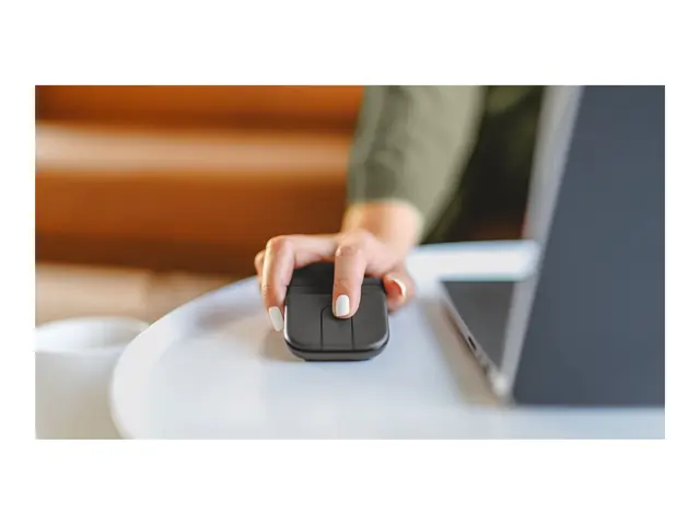 Logitech Mobi Fold for Business - Mus - høyre- og venstrehåndet optisk - 4 knapper - trådløs - Bluetooth 5.0 LE, 2.4 GHz - Logitech Logi Bolt USB-C-mottaker - grafitt 