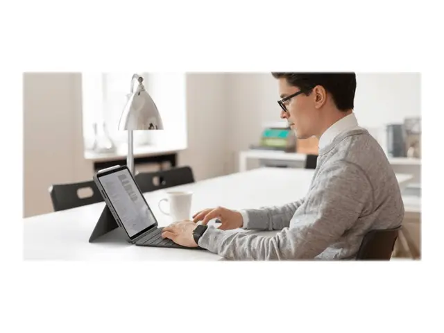 Logitech Combo Touch - Tastatur og folioveske - med styrepute - ba...