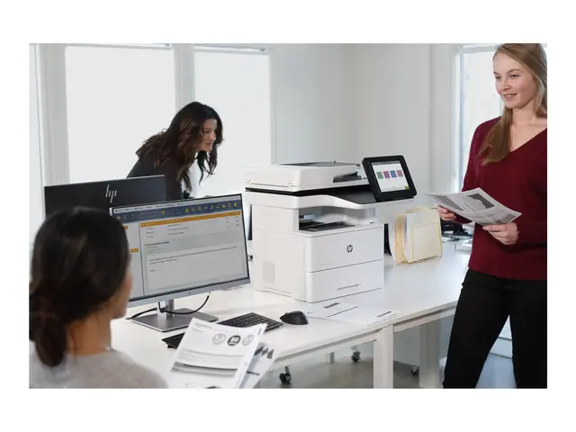 HP LaserJet Enterprise Flow MFP M528z - multifunksjonsskriver S/H