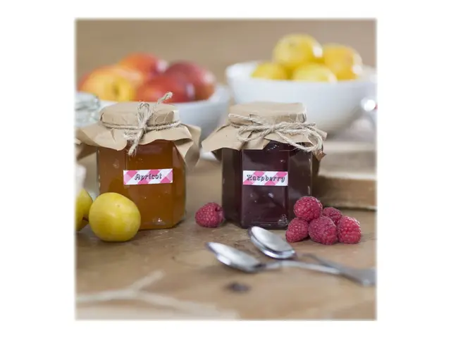 Brother TZe-MPRG31 - Svart på rød gingham Rull (1,2 cm x 4 m) 1 ka...