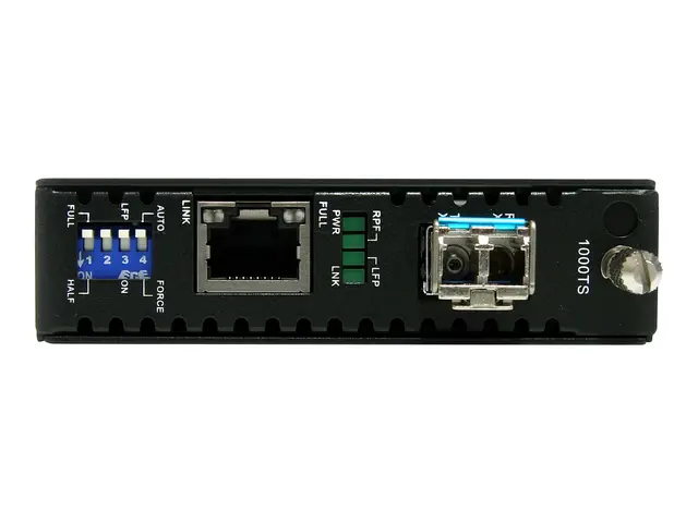 StarTech.com 1000 Mbps Gigabit Single-Mode Copper to Fiber Media C...