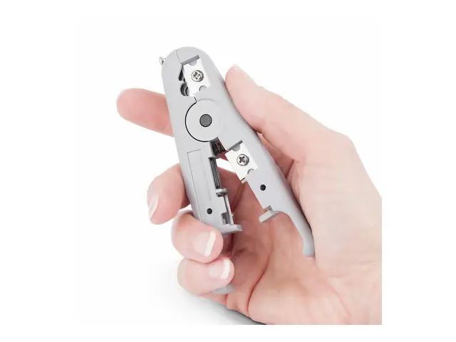 StarTech.com Network Cable Stripper and Cutter, Wire Stripping Too...