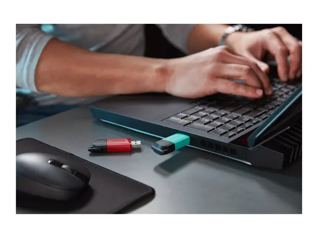 Kingston DataTraveler Exodia M - USB-flashstasjon 256 GB USB 3.2 G...